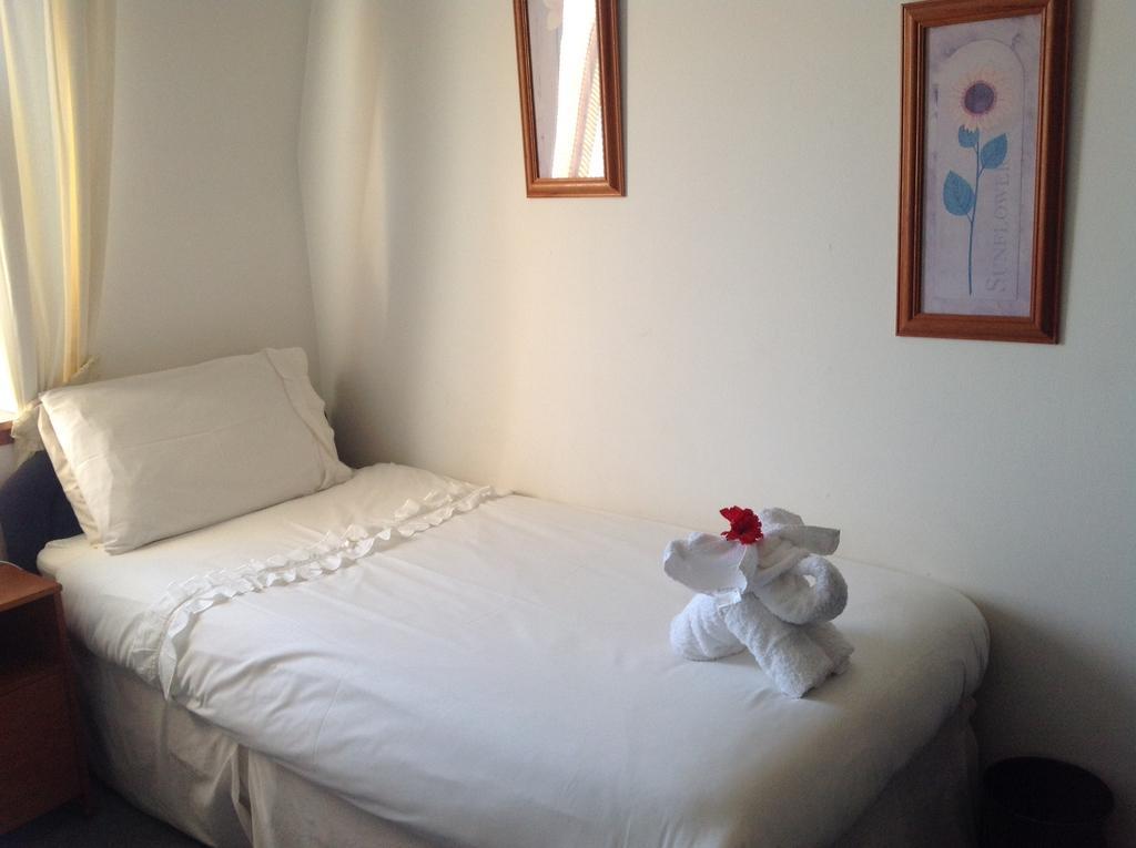Connel Court Apartments 인버네스 객실 사진